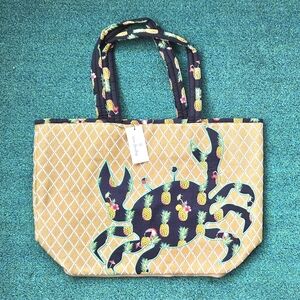 NWT-Vera Bradley Straw Tote with Crab/Pineapple Design